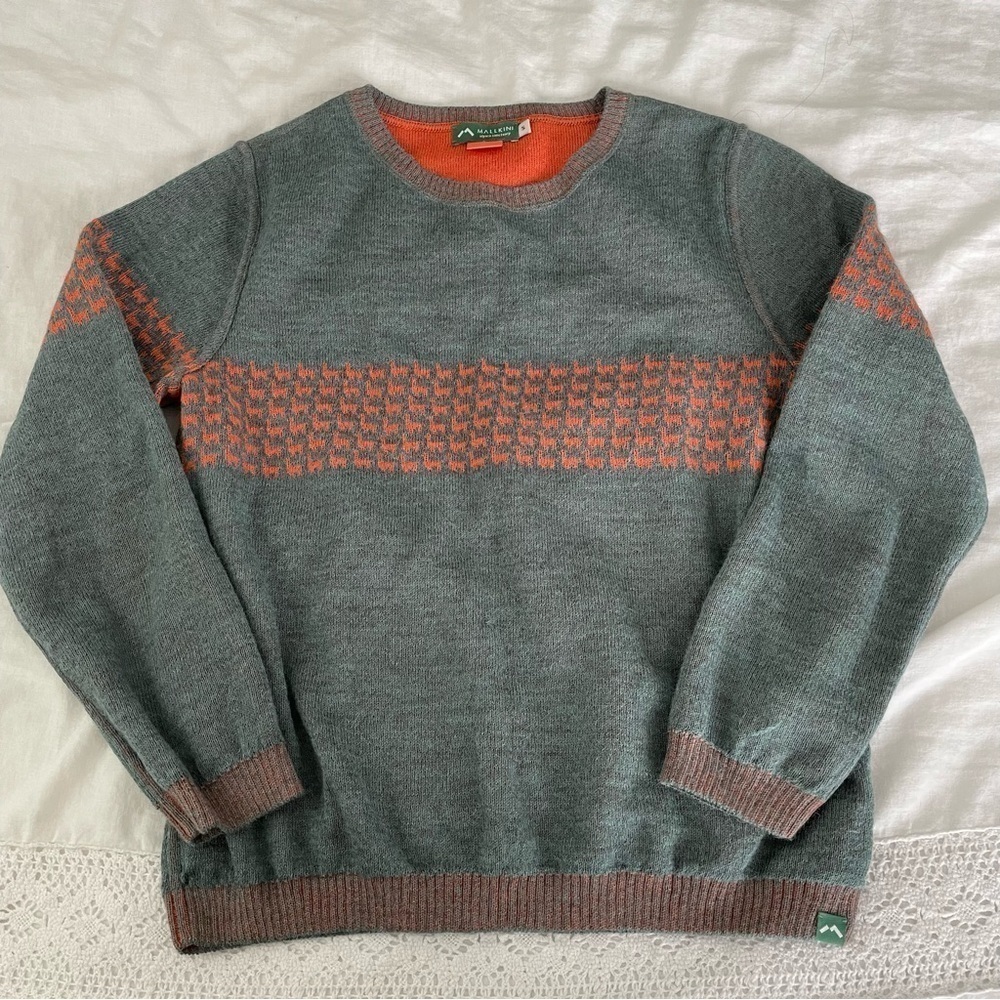 Mallkini Alpaca sanctuary 100% Alpaca Wool Sweater green red orange Llama print